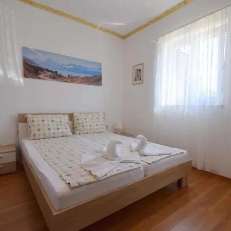 Apartment In Omisalj/insel Krk 13339