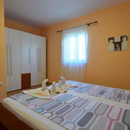 Apartment In Omisalj/insel Krk 13339